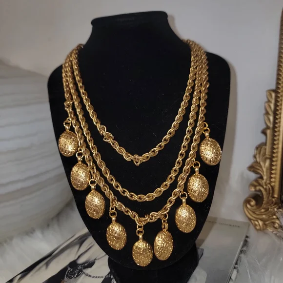 Elegant Gold Layered Necklace - Picture 1 of 5